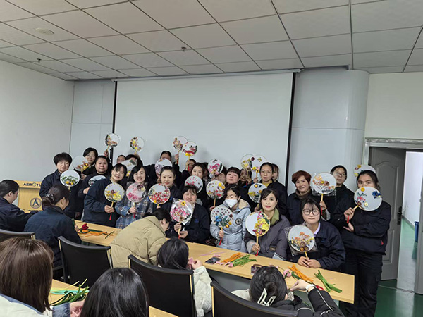 职工妇女节编织活动